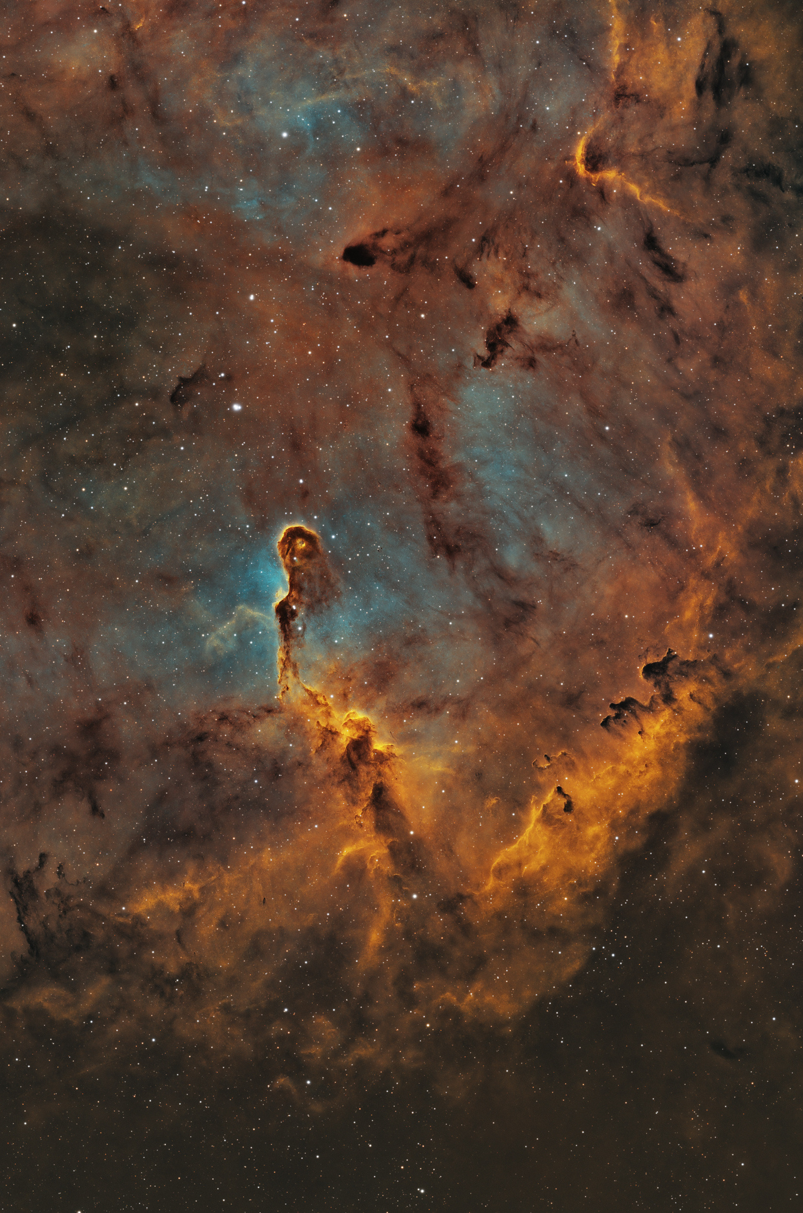 Мъглявината „Слонски хобот“ (IC 1396A)